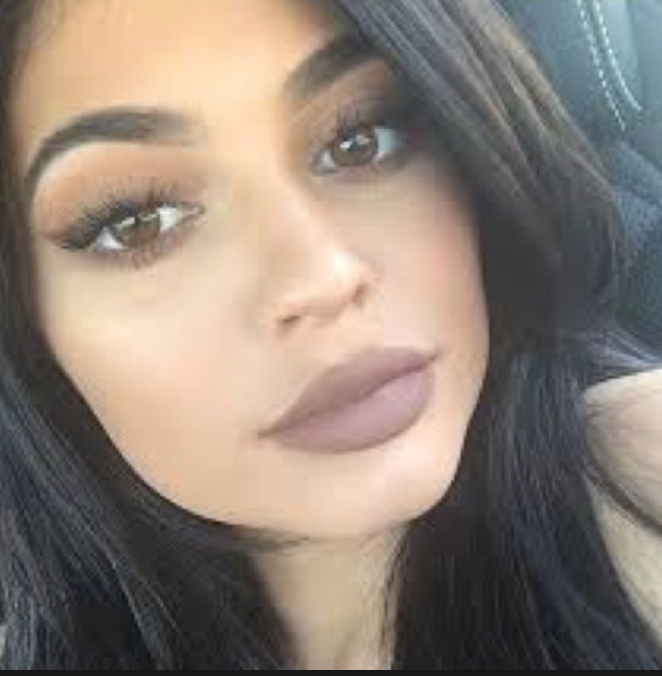 Kylie matte lip color - Moon