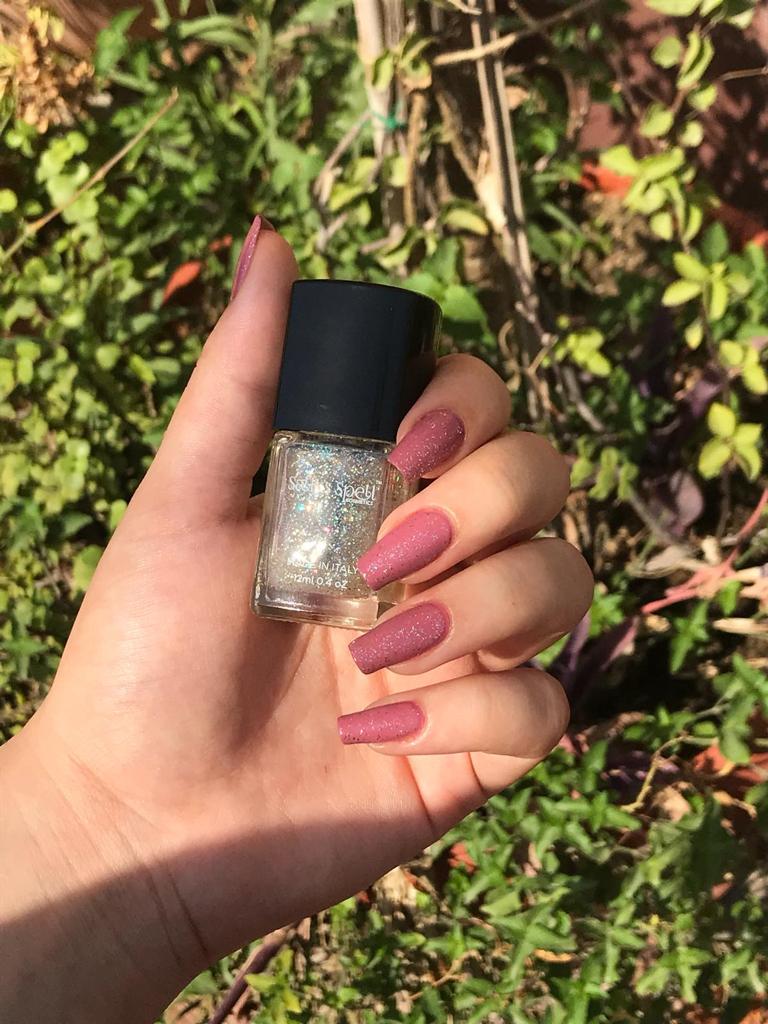 Sally's spell nail polish shimmer - Bright lights