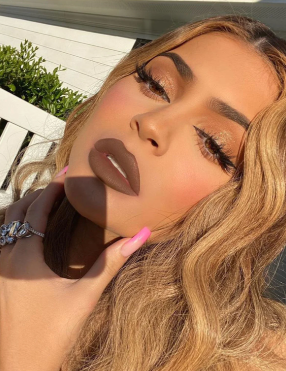 Kylie matte lip color - True Brown K