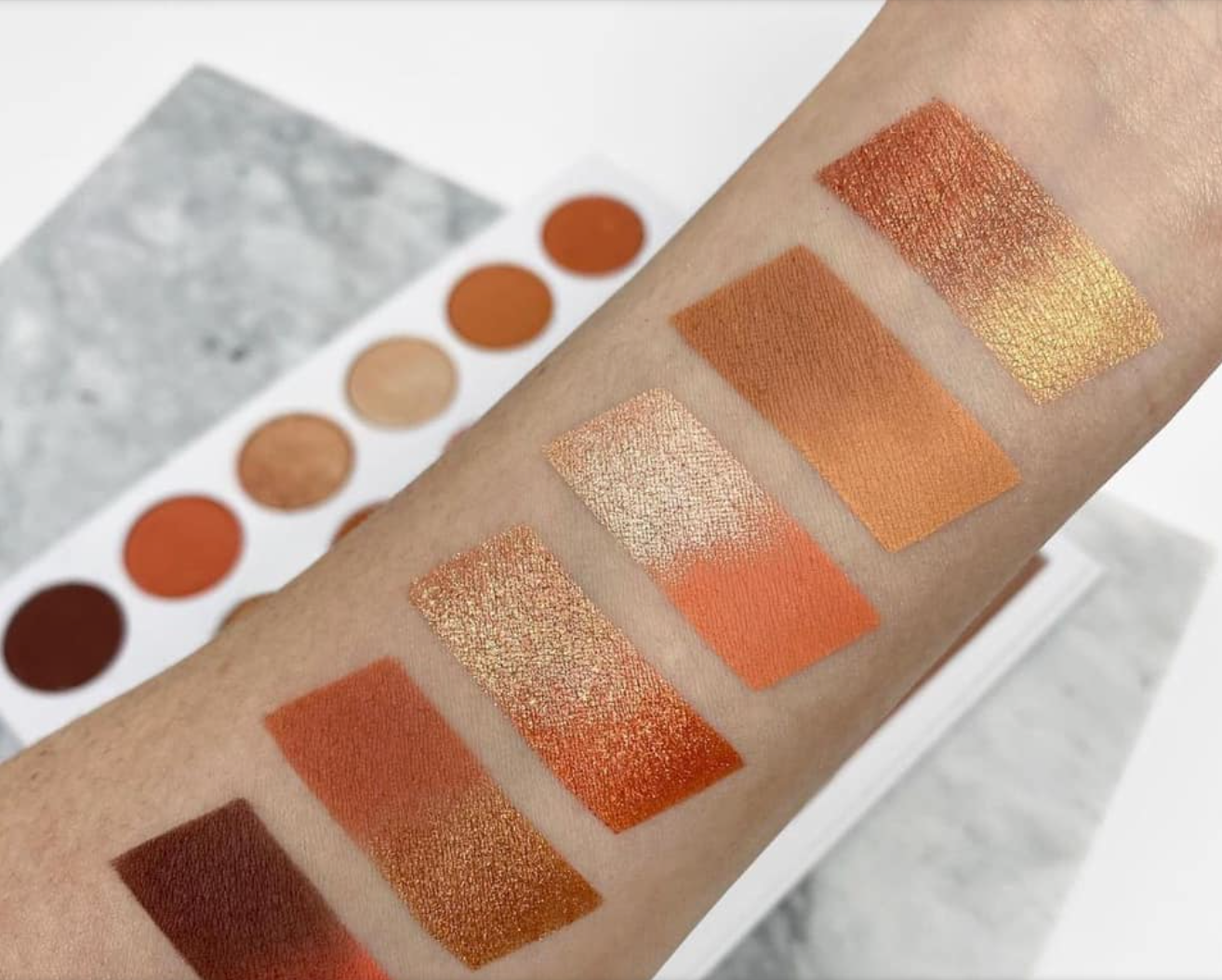 Kylie Peach Extended eyeshadow palette