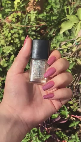 Sally's spell nail polish shimmer - Bright lights