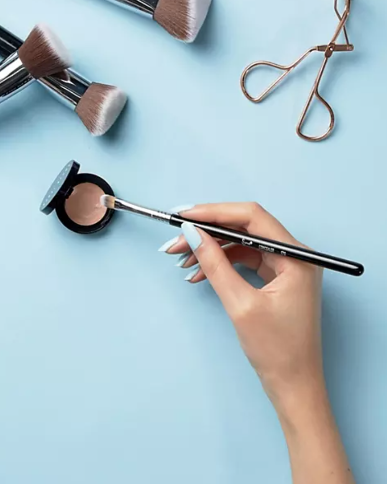 Sigma Beauty - F70 CONCEALER BRUSH - BLACK/CHROME