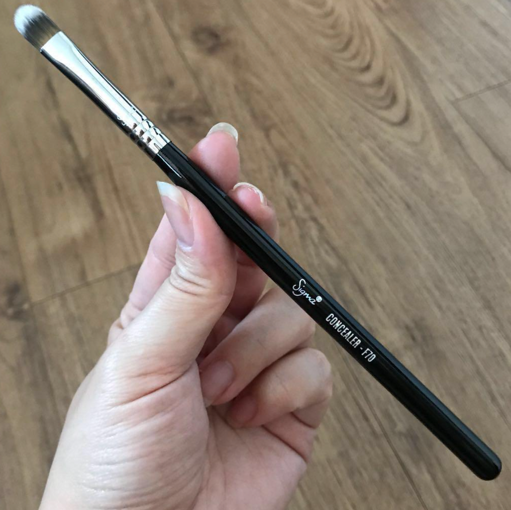 Sigma Beauty - F70 CONCEALER BRUSH - BLACK/CHROME
