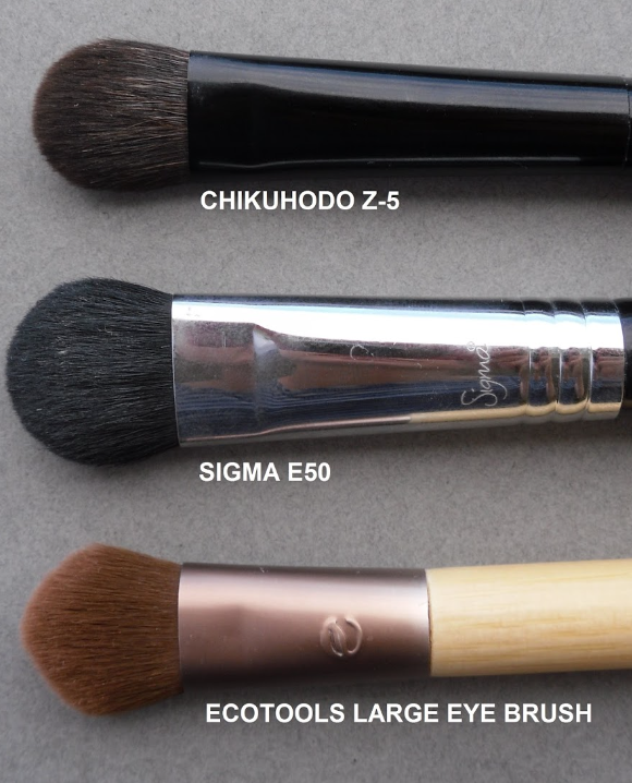 Sigma Beauty - E50 LARGE FLUFF BRUSH - BLACK/CHROME