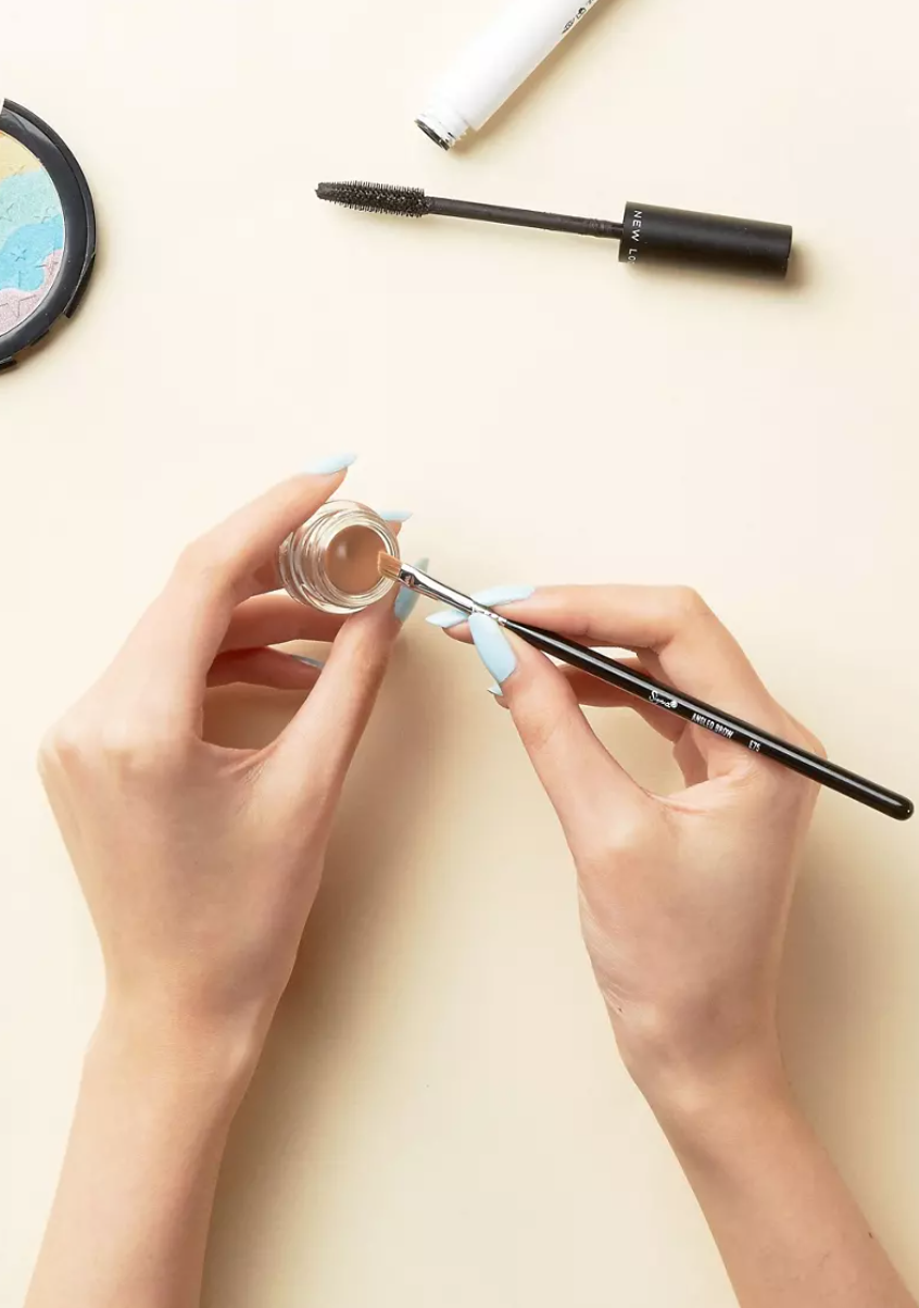 Sigma Beauty - E75 Angled Brow Brush