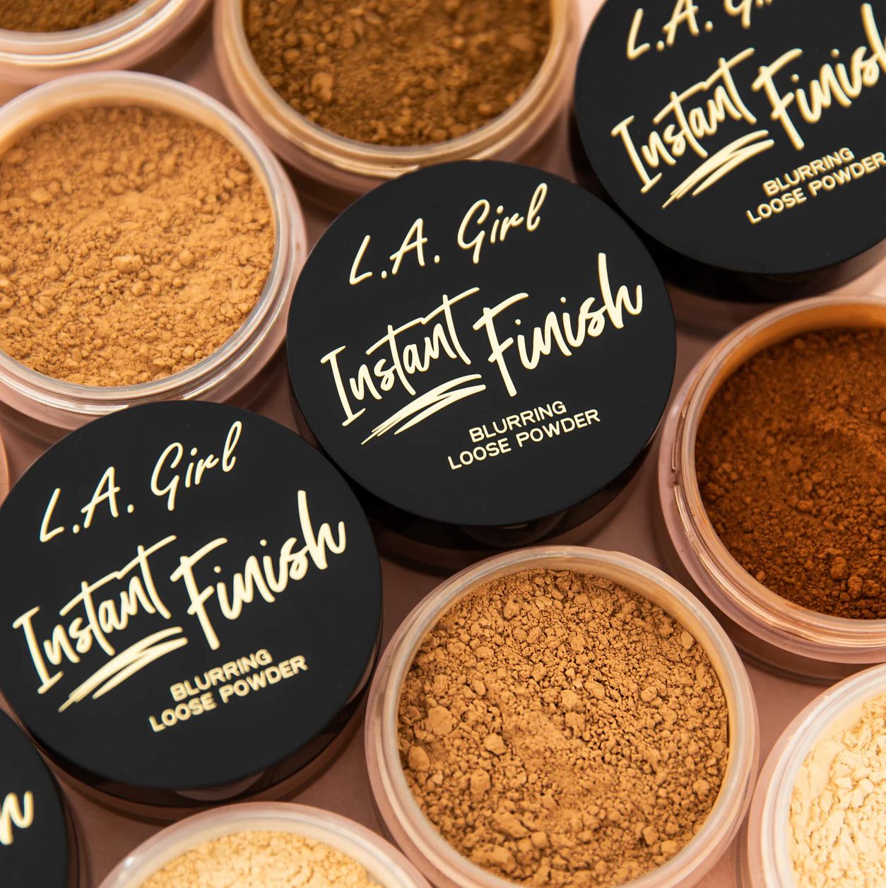 LA Girl - INSTANT FINISH BLURRING LOOSE POWDER