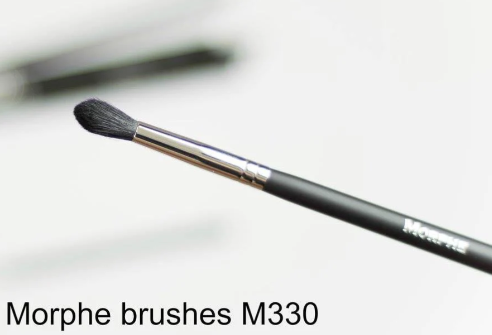 MORPHE - M330 - BLENDING CREASE EYESHADOW BRUSH