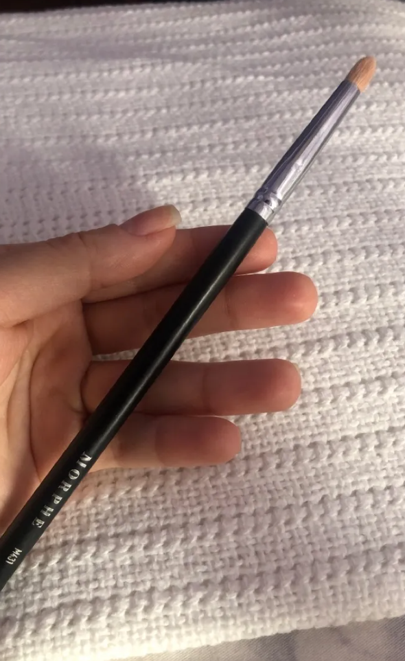MORPHE - M431 - PRECISION PENCIL CREASE EYESHADOW BRUSH
