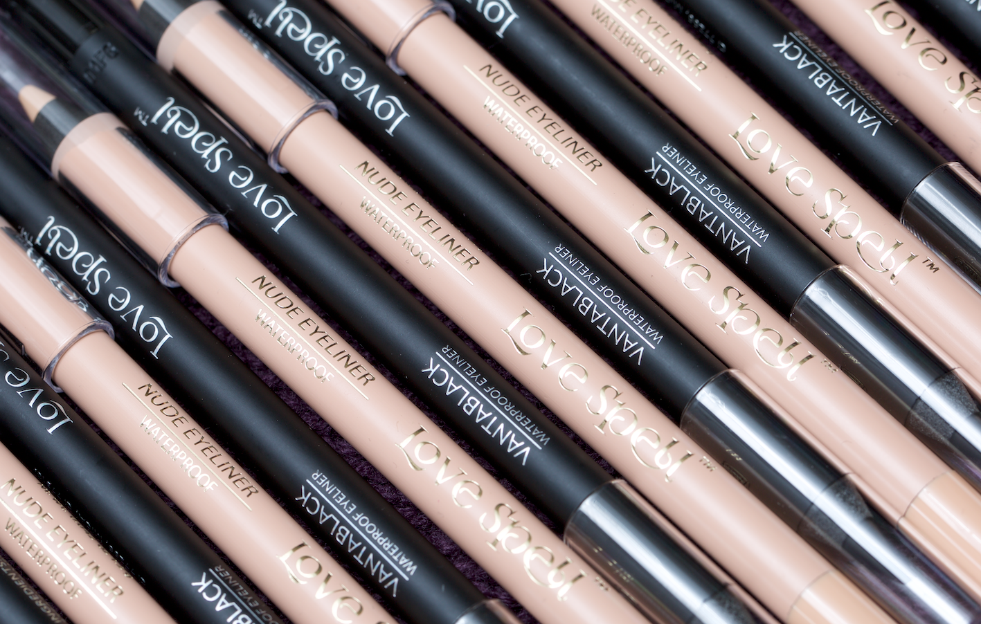 Sally's Spell - Vanta Black eyeliner