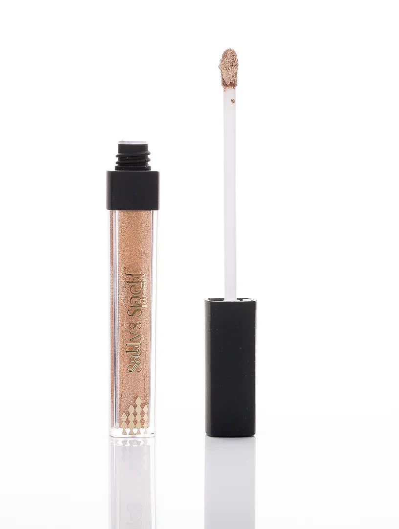Long lasting liquid eyeshadow shimmer
