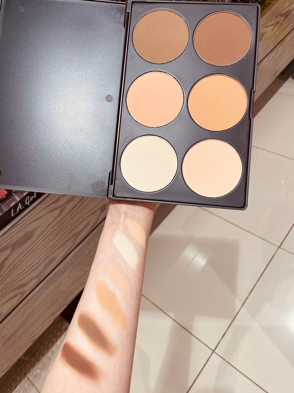 Morphe 06F powder contour palette