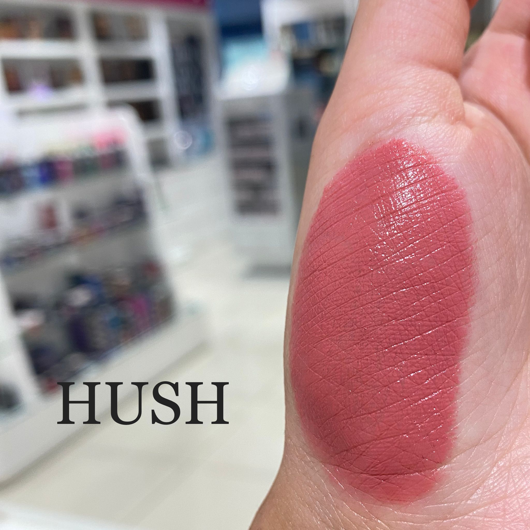 LA Girl Cosmetics - MATTE FLAT VELVET LIPSTICK