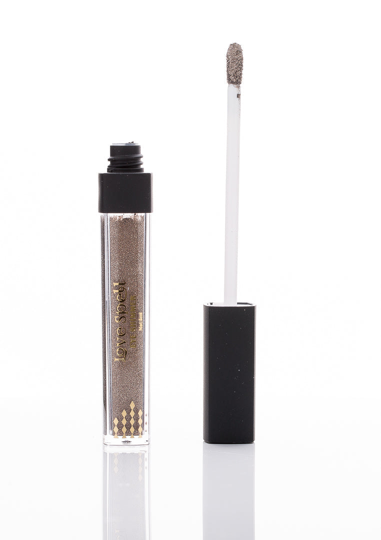 Sally's Spell long lasting eyeshadow shimmer ( willow forest )  .