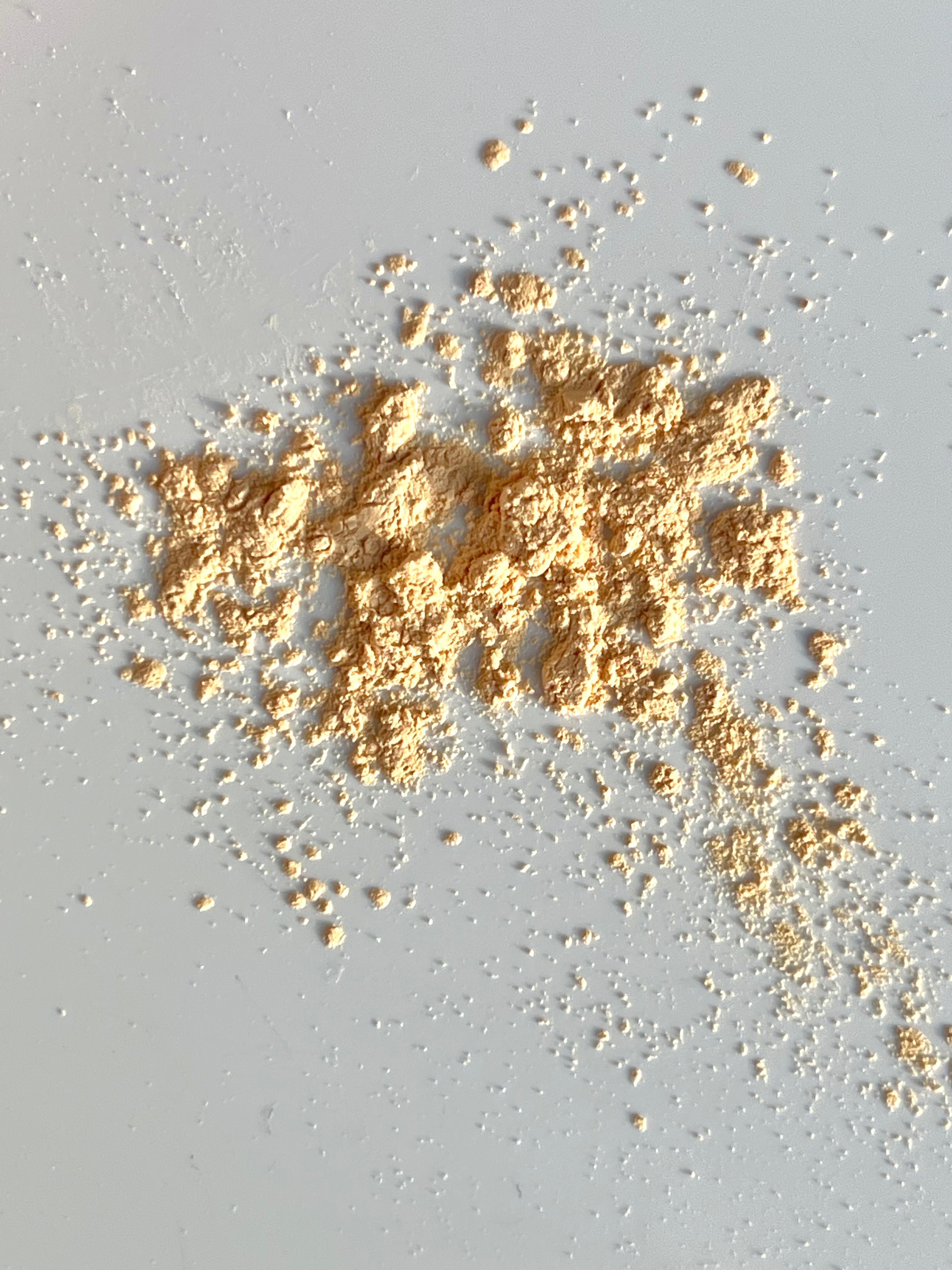 Sally's Spell Flawless loose powder - Banana